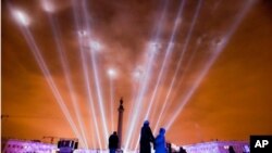 러시아 상트페테르부르크 드보르초바야 광장에서 새해을 맞이하는 빛 공연이 펼쳐지고 있다.