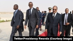 Le président mauritanien Mohamed Ould Abdel Aziz et le président Kagame à Nouakchott en Mauritanie le 29 juin 2018. (Twitter/Presidency Rwanda)