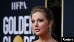 Taylor Swift di Golden Globe Awards ke-77 di Beverly Hills, California, 5 Januari 2020. (Foto: Reuters)