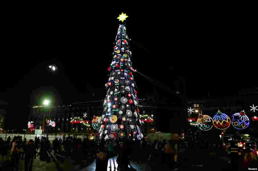 جشن کریسمس مردم در شهر مکزیکو سیتی، پایتخت مکزیک.