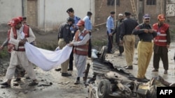 بمب گذار انتحاری در پاکستان ۳ تن را کشت