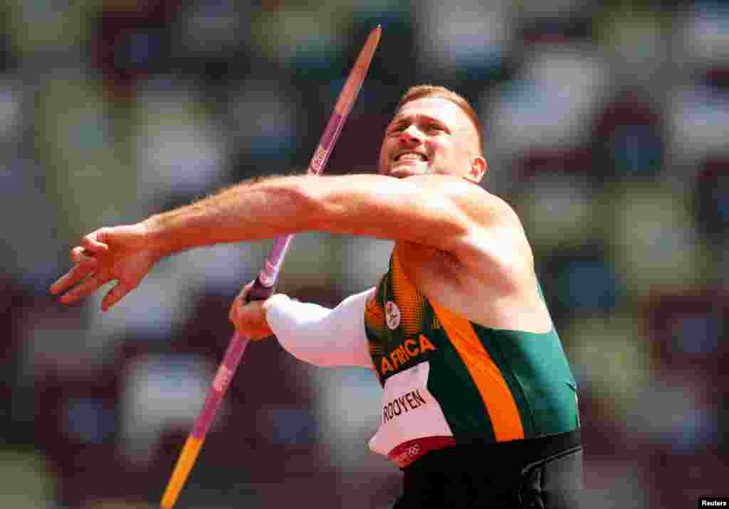 Rocco Van Rooyen of South Africa in action in en's Javelin Throw - Qualification​REUTERS/Aleksandra Szmigiel