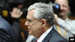 L'ex-Premier ministre Lucas Papademos, 30 janvier 2012.