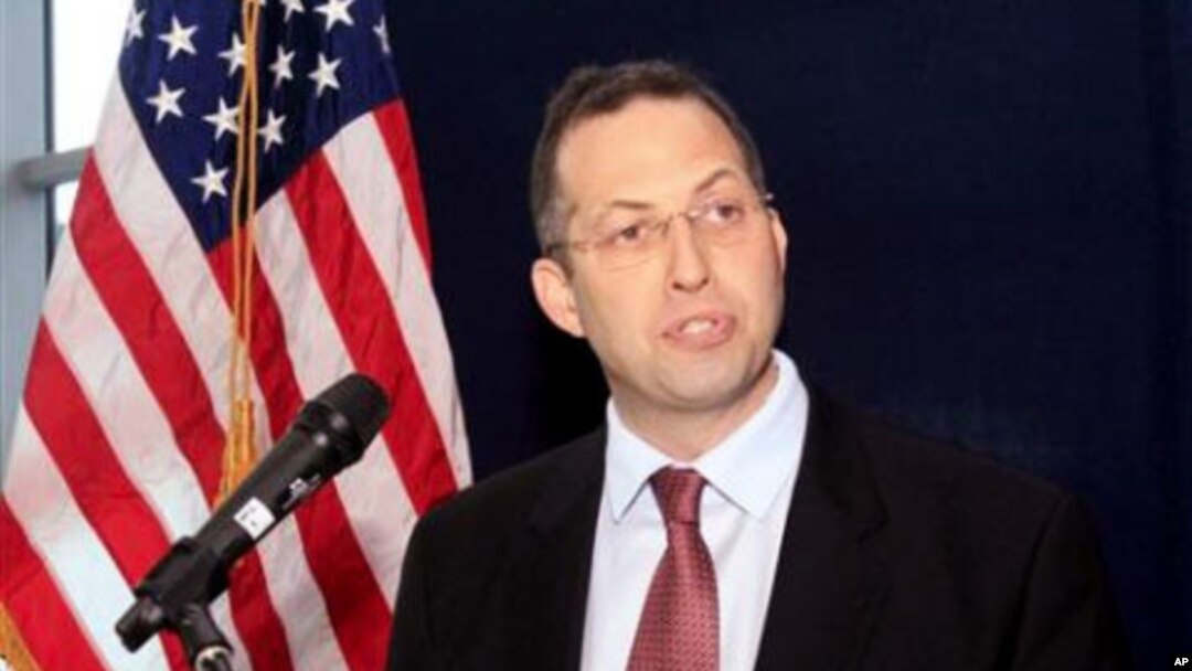 Derek Mitchell, Washington's special representative to Myanmar, talks during a press conference at Yangon International Airport in Yangon, Myanmar, (File September 14, 2011).