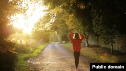 Los resultados son "buenas noticias para los adultos mayores que pueden tener dificultad para caminar a pasos más rápidos", dijo Keith Díaz, investigador del Centro Médico de la Universidad de Columbia en la ciudad de Nueva York.