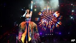 Katy Perry declaró recientemente que si tenía que pagar para actuar durante el Super Bowl no lo haría. 