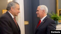 El vicepresidente de EE.UU. Mike Pence se reunió con su homólogo colombiano el viernes 17 de noviembre en Washington, DC. 