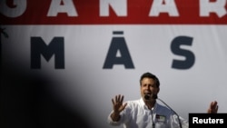 El candidato del PRI a la presidencia, Enrique Peña Nieto, encabeza las encuestas para este domingo. El pasado miércoles 27 de junio cerró su campaña en Monterrey. 