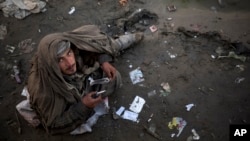 رقم معتادین در افغانستان رو به افزایش است