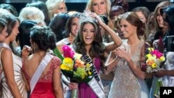 ນາງ​ງາມ Olivia Culpo ຈາກລັດ Rhode Island ຄ້ວາມົງກຸດ​ Miss USA 2012