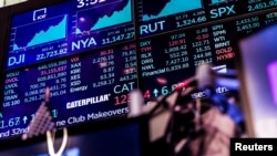 El Promedio Industrial Dow Jones, uno de los principales indicadores de Wall Street, terminó en alza el viernes tras un impulso de los inversores que han visto con buenos ojos la recuperación del mercado laboral en EE.UU.