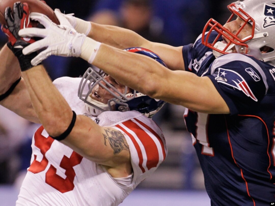 Giants beat Patriots 21-17 to win the Super Bowl