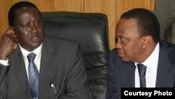 Wagombea urais wenye ushindani mkali Raila Odinga-(Kushoto) Uhuru Kenyatta (Kulia)