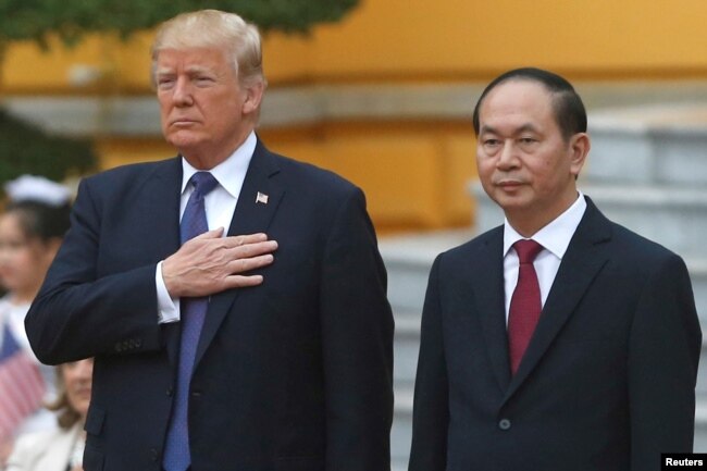 Tổng thống Donald Trump và Chủ tịch nước Trần Đại Quang, ngày 02/11/2017 tại Hà Nội.