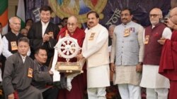 བཞུགས་སྒར་དུ་རྒྱ་གར་ལ་ཐུགས་རྗེ་ཆེ་ཞུ་བའི་མཛད་སྒོ་གཉེེར་གནང་བ།