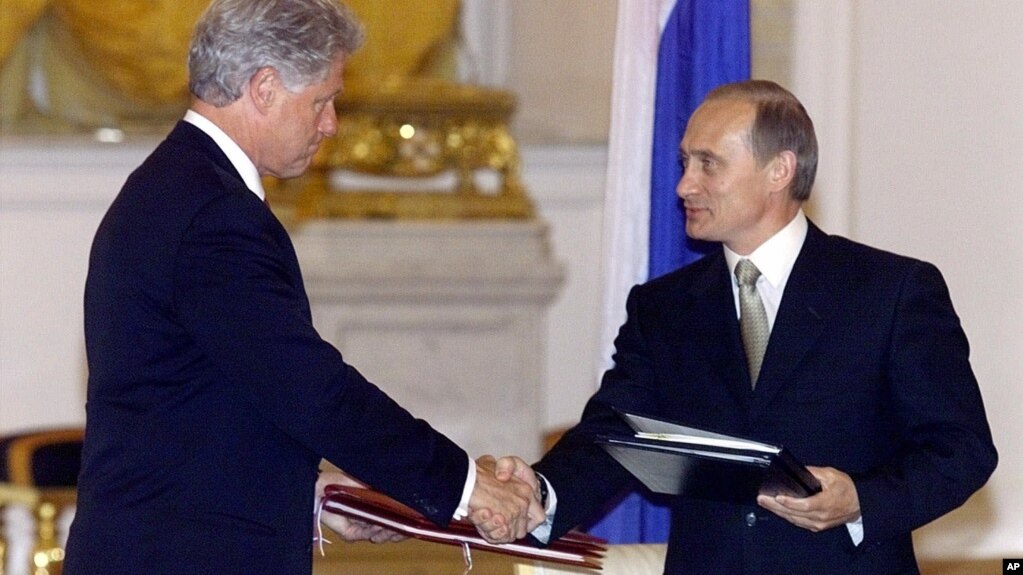 Resultado de imagen para Fotos de Bill Clinton (EE.UU) y VladÃ­mir Putin (Rusia),