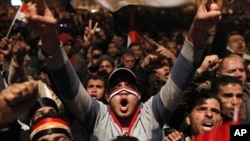Anti-government protesters demonstrate in Tahrir Square in downtown Cairo, Egypt, February 10, 2011