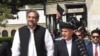نخست وزیر پاکستان برای گفت‌وگو با اشرف غنی وارد افغانستان شد