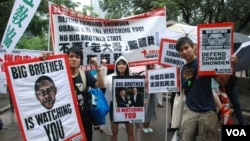 Hàng trăm người biểu tình Hong Kong yêu cầu chính quyền thành phố không trục xuất Edward Snowden