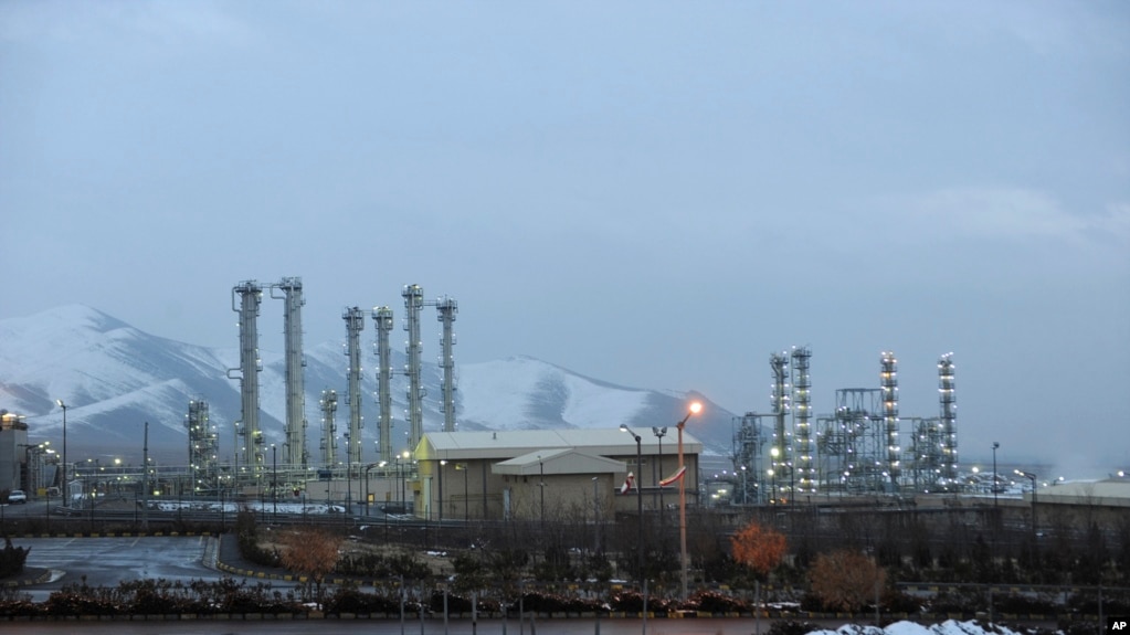 资料照：远处为伊朗重水核设施。(photo:VOA)