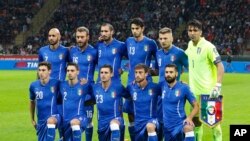 Les joueurs de la Nazionale, l'équipe nationale de l'Italie, lors d'un match au stade de Milan, 16 novembre 2014.