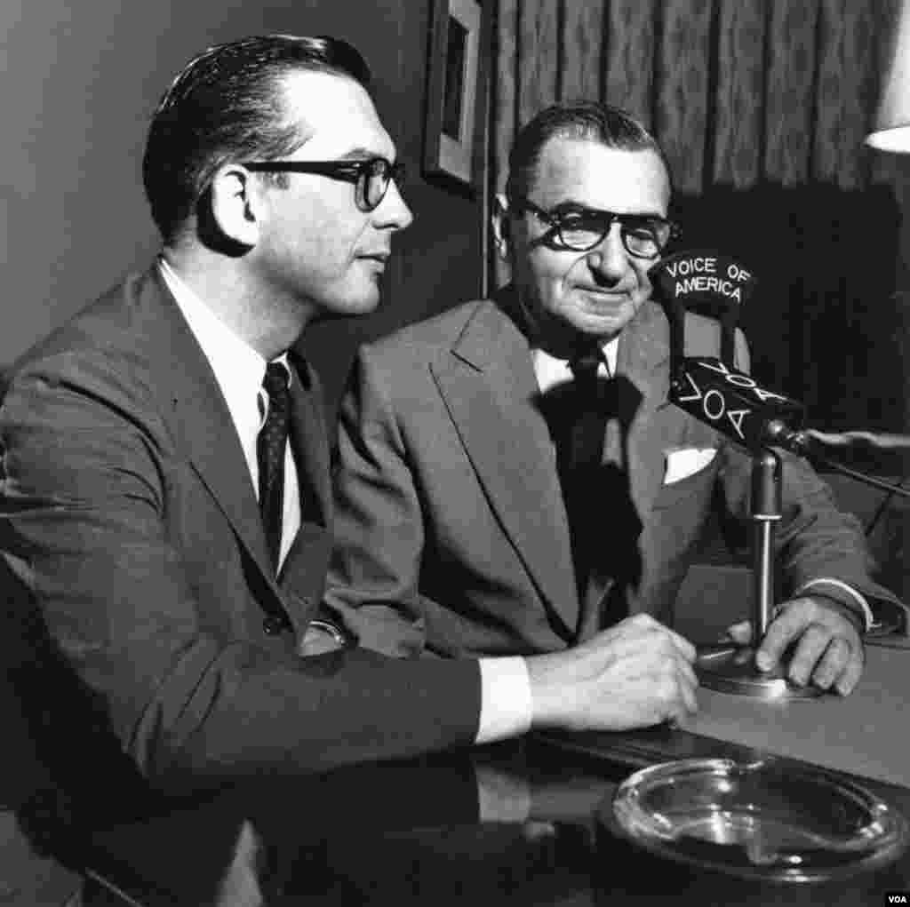 Willis Conover in the studio with Irving Berlin