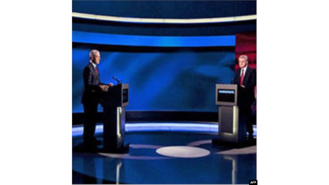 Kandidat DS Boris Tadić i kandidat SNS Tomislav Nikolić u TV duelu na državnoj televiziji.