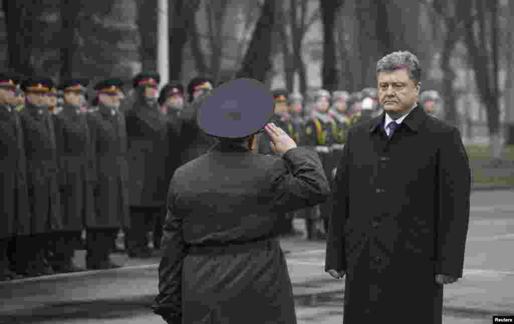 Ukraine President Petro Poroshenko visits the National Defense University in Kyiv, Feb. 27, 2015.