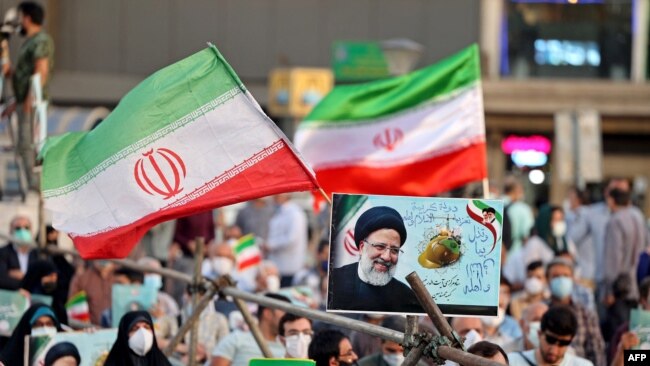ابراہیم رئیسی جمعے کو ہونے والے انتخابات میں ایران کے نئے صدر منتخب ہوئے ہیں۔