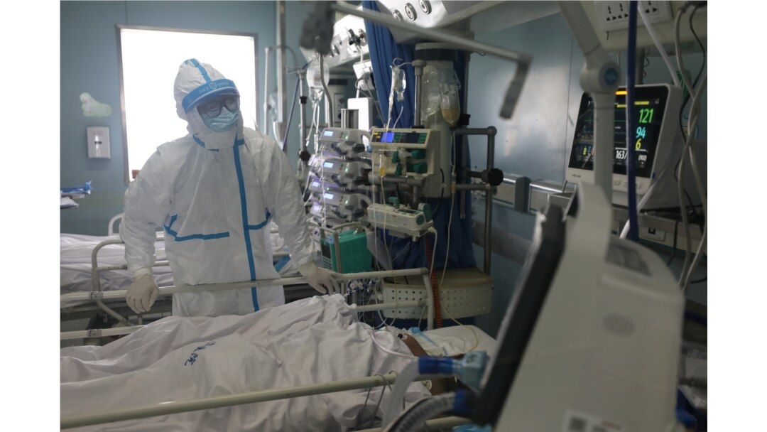 A medical worker is seen at the intensive care unit (ICU) of Jinyintan hospital in Wuhan, the epicentre of the novel coronavirus outbreak, in Hubei province, China, Feb. 13, 2020. (Credit: China Daily)