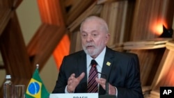 Presiden Brazil Luiz Inacio Lula da Silva saat berbicara dalam Konferensi Mercosur ke-63 di Rio de Janeiro, Brazil, pada 7 Desember 2023. (Foto: AP/Silvia Izquierdo)