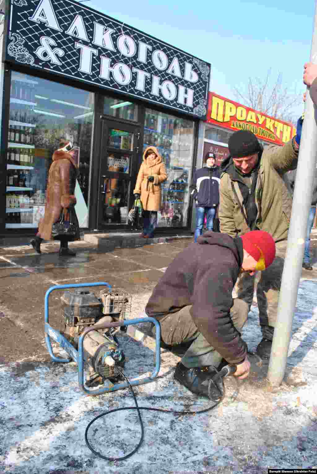 Акція "Алкостоп" у Львові. Активісти провели флешмоб проти незаконної реклами алкоголю 