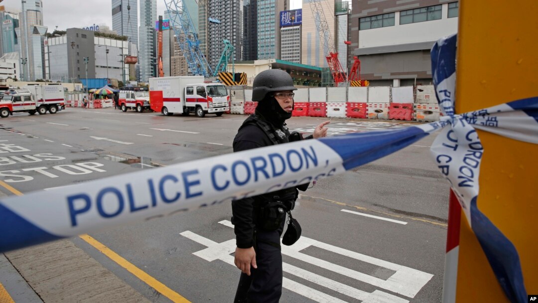 Polisi memblokir lokasi terjadinya kejahatan di Hong Kong (foto: ilustrasi). 