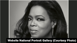 Foto Oprah Winfrey, tokoh media terkenal di National Portrait Gallery, Washington DC.