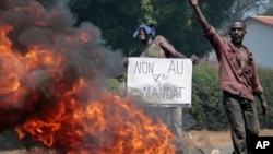 Un manifestant dans le quartier Ngagara, Bujumbura, 3 juin 2015.