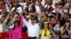 Presidente de Nicaragua Daniel Ortega (C) con su espoda y vicepresidenta, Rosario Murillo(D) y la vicepresidenta de Venezuela Delcy Rodriguez, el 19 de julio de 2019, en Managua.