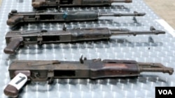 Angola armas de fogo, espingardas pistolas