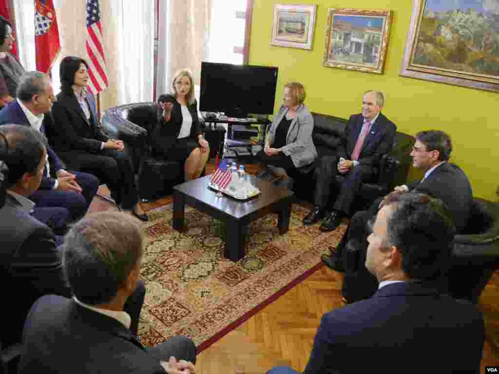 VOA Director Amanda Bennett, VOA Eurasia Division Director Elez Biberaj, and VOA Albanian Service Chief Arben Xhixho meet with the Mayor of Shkoder, Albania, Voltana Ademi, and her staff, September 26, 2017.