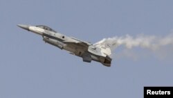 Pesawat tempur F16 Fighting Falcon (foto: ilustrasi). 