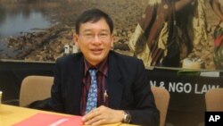 Mr. Lun Borithy, Executive Director of the Cooperation Committee for Cambodia, at the Washington, DC office of Oxfam America to discuss the proposed NGO law on August 12, 2011.