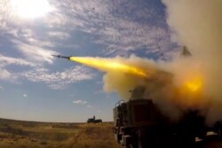 지난 9월 러시아 남부 아슈루크 기지에서 실시된 미사일 발사 훈련 장면을 러시아 국방부가 공개했다. 러시아 주도의 연합훈련에 중국과 벨라루스, 미얀마 등이 참가했다.