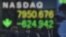 El mercado de valores ha fluctuado constantemente a medida que la pandemia de coronavirus ha incidido en la economía mundial, como refleja la imagen de un resultado del Nasdaq en marzo pasado.