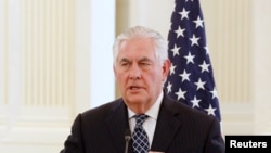 Menlu AS Rex Tillerson memberikan keterangan dalam konferensi pers di N'Djamena, Chad, 12 Maret 2018.