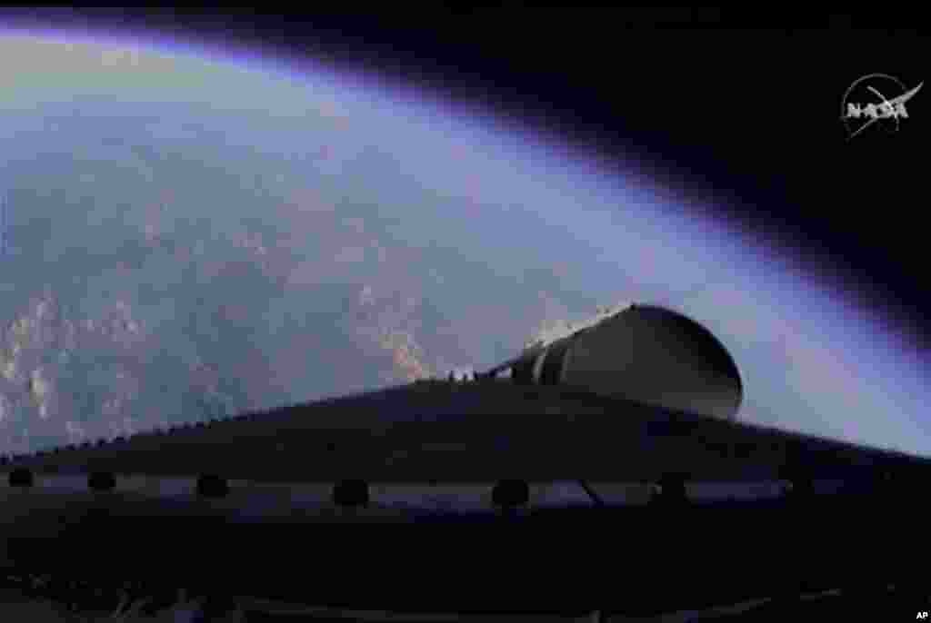 منظره زمین از چشم دوربین نصب شده روی فضاپیمای اوریون &ndash; ۱۴ آذر