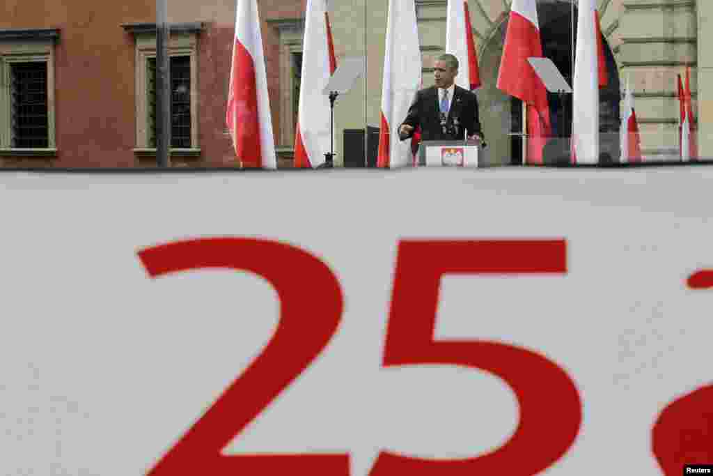 U.S. President Barack Obama speaks during a ceremony marking the &quot;Freedom Day&quot; anniversary in Warsaw&#39;s Castle Square, June 4, 2014.