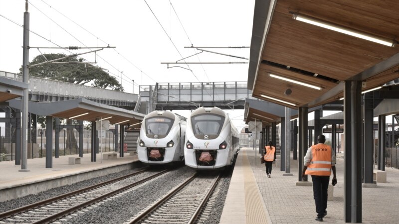 Dakar inaugure un train express pour mettre fin aux embouteillages monstres