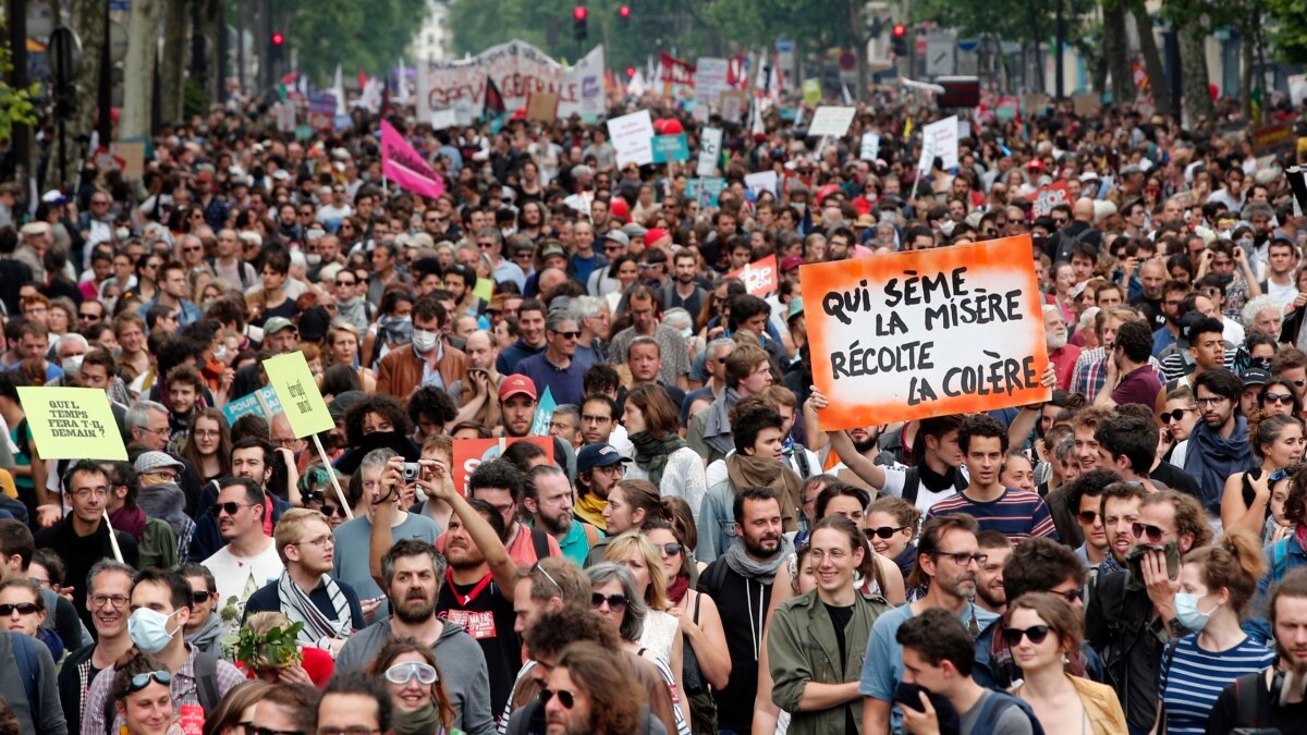 Акция протеста в Киеве 2020 г голых женщин. Protest meaning. Thousands of Piombino's Residents March against regasification. Protests in France Now photo collage.