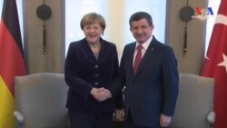 Merkel Sığınmacılar İçin Türkiye'de