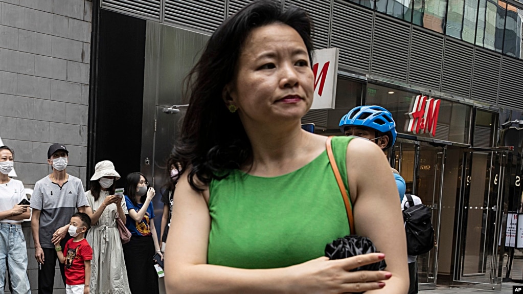 资料照：被中国当局扣押的澳籍华裔媒体人、中国英文电视频道CGTN的著名主持人成蕾 （2020年8月12日）(photo:VOA)