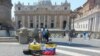 Venezolanos en huelga de hambre en El Vaticano